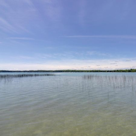 Lakefront Deer River Apt With Dock, Fire Pit And Patio Buitenkant foto